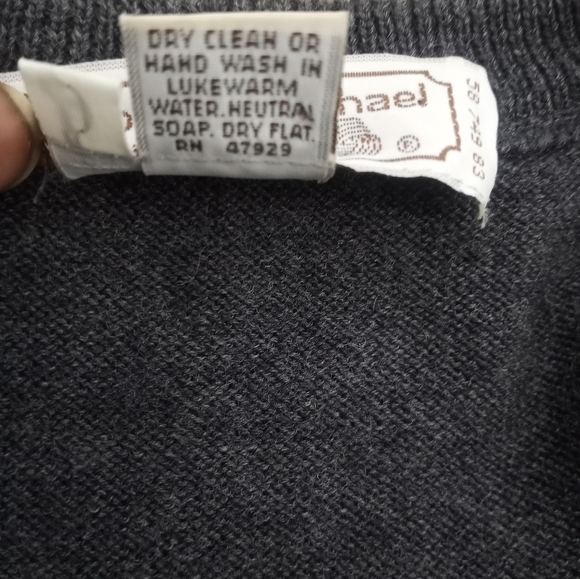 Tricots St Raphael V Neck Vintage Gray Wool Argyle  Sweater Vest  Size Large - Picture 3 of 8